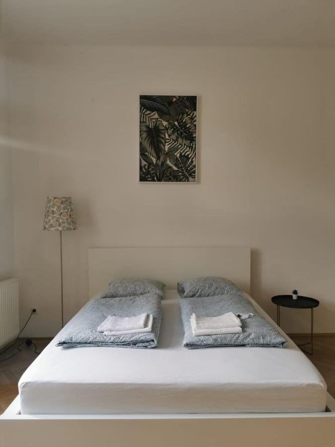 Central Mariahilfer Apartment 4 Min To The City Shopping Center And Schoenbrunn Palace Wien Ngoại thất bức ảnh