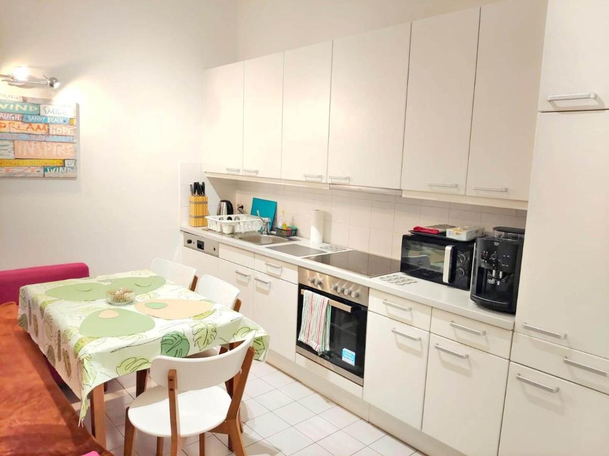 Central Mariahilfer Apartment 4 Min To The City Shopping Center And Schoenbrunn Palace Wien Ngoại thất bức ảnh